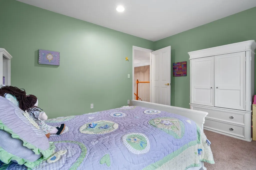 30 Pondfield Road Bedford NH 03110