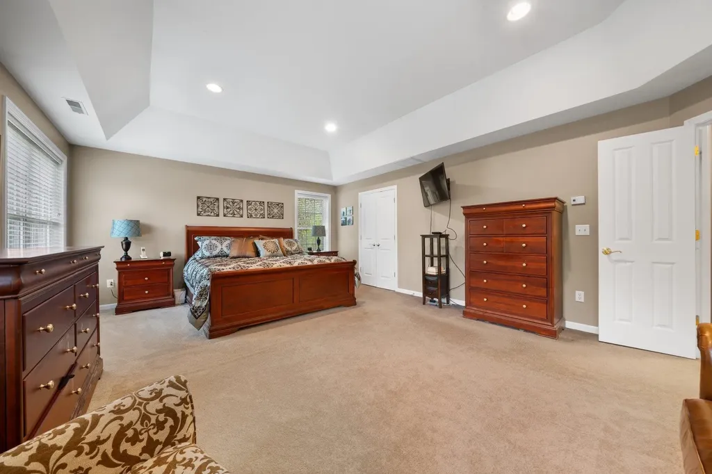 30 Pondfield Road Bedford NH 03110