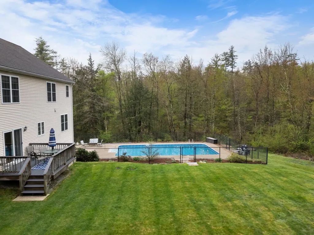 30 Pondfield Road Bedford NH 03110