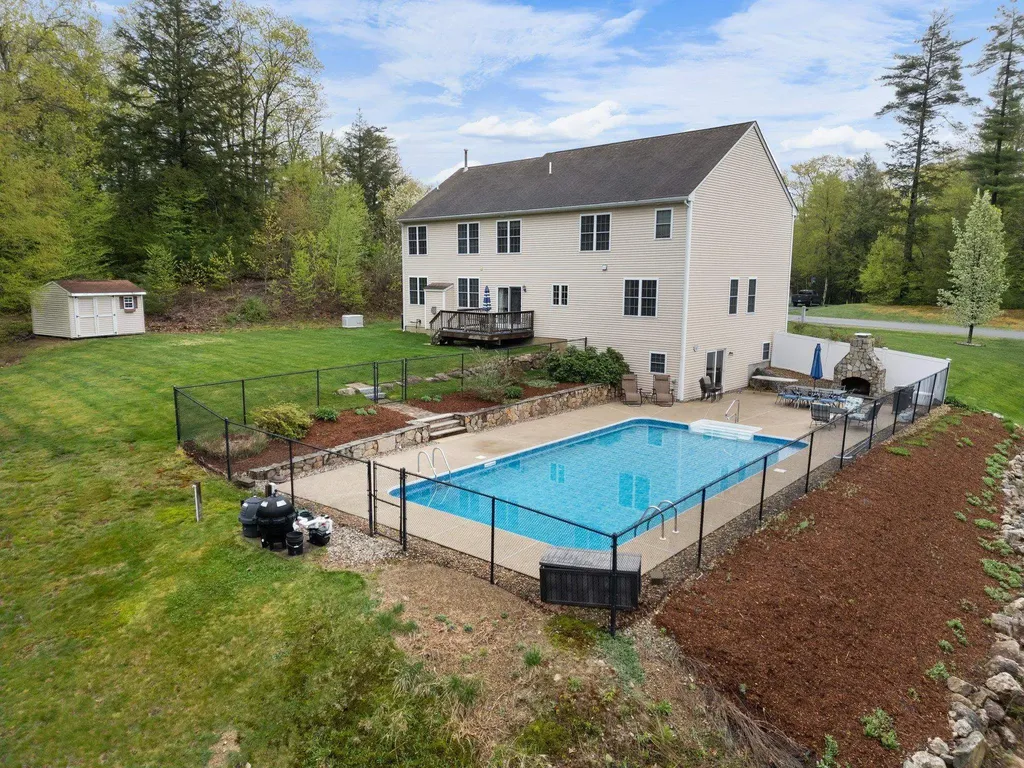 30 Pondfield Road Bedford NH 03110