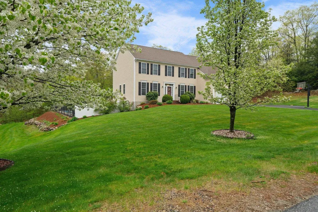 30 Pondfield Road Bedford NH 03110