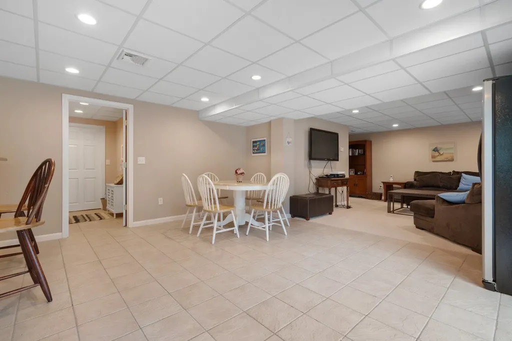 30 Pondfield Road Bedford NH 03110