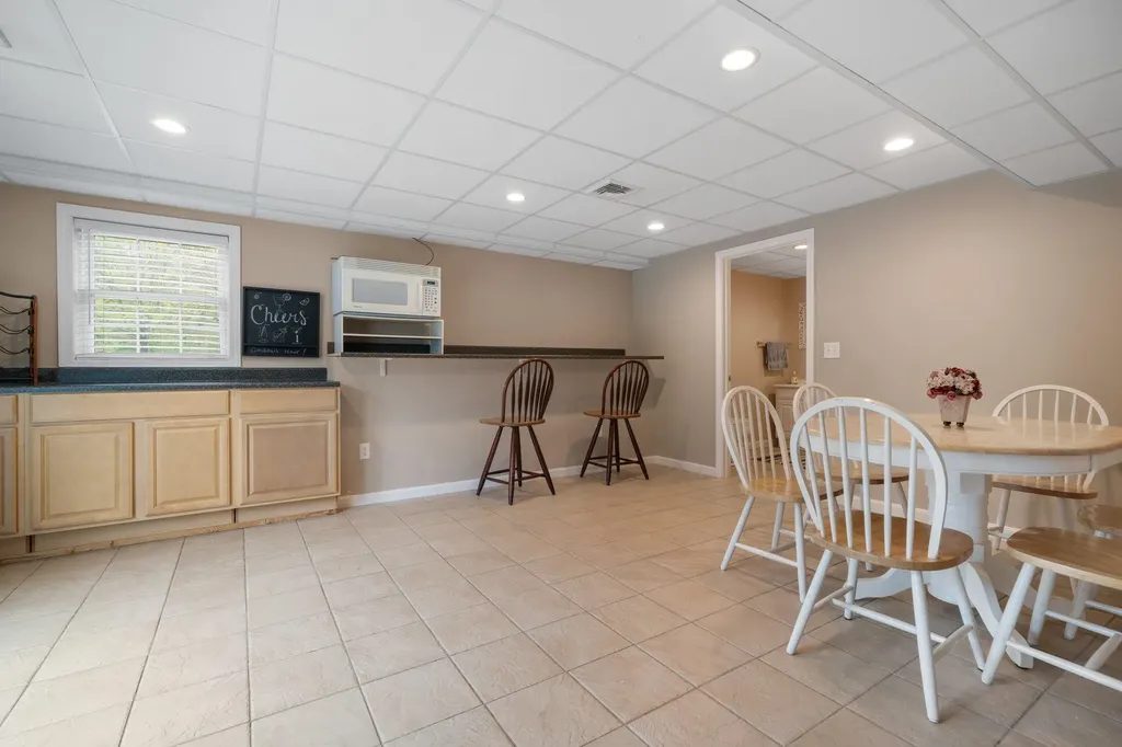 30 Pondfield Road Bedford NH 03110