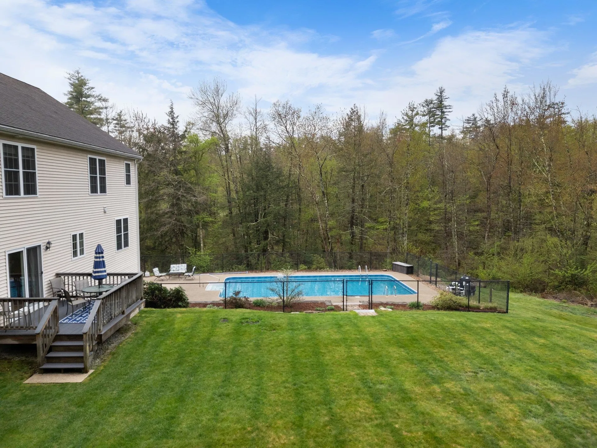 30 Pondfield Road Bedford NH 03110