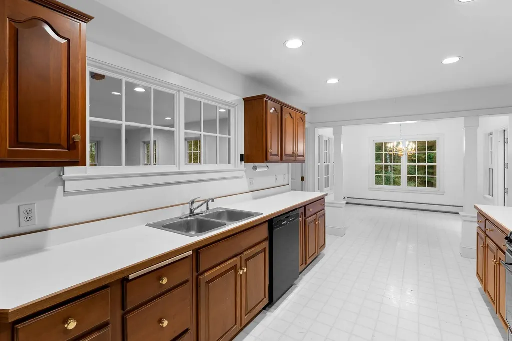 7 Heather Lane Hanover NH 03755