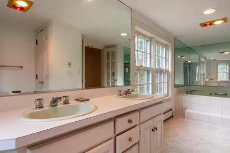 7 Heather Lane Hanover NH 03755