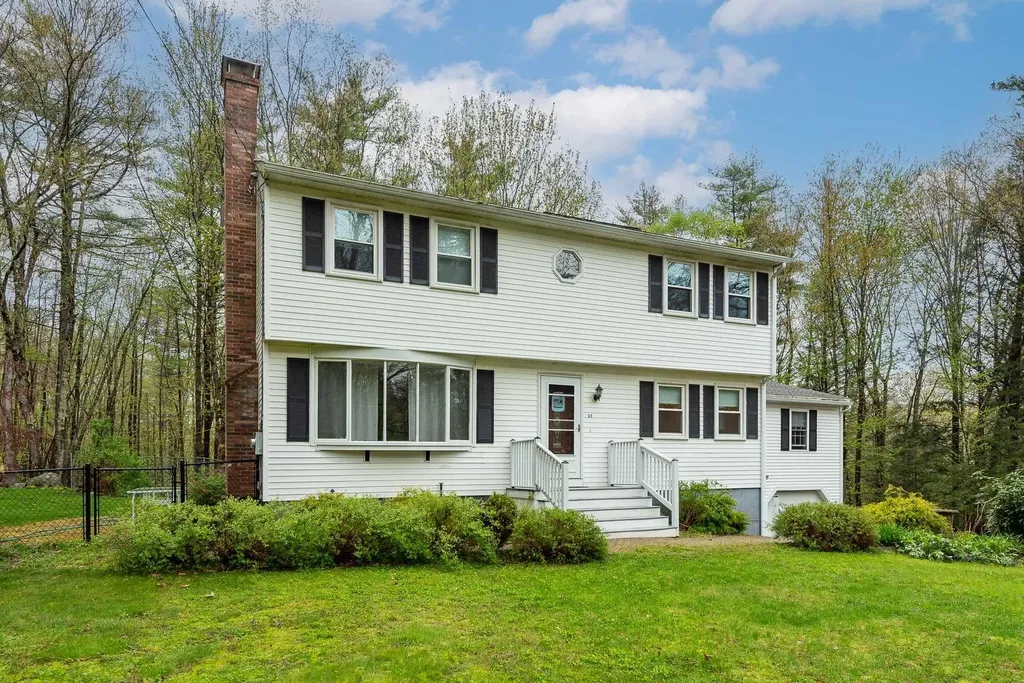 23 Langford Road Raymond NH 03077