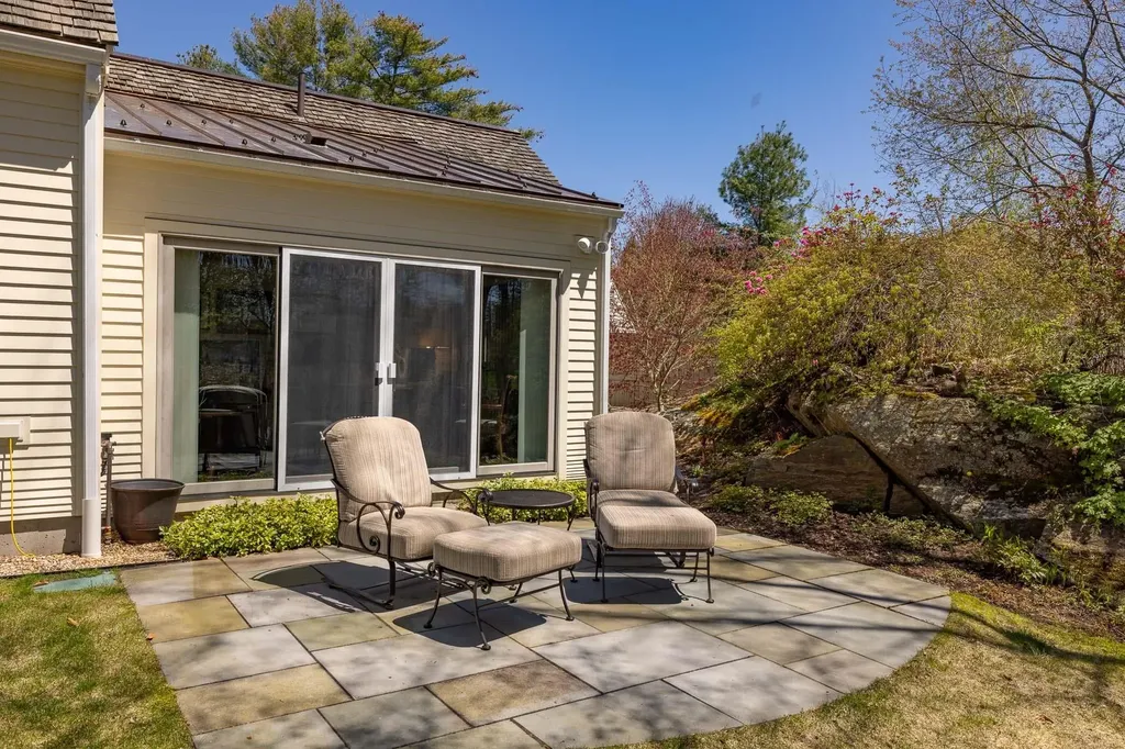 57 Ducks Head Road New Castle NH 03854