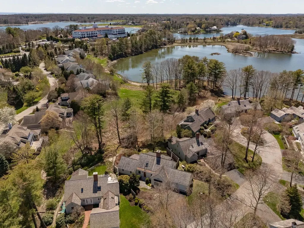 57 Ducks Head Road New Castle NH 03854