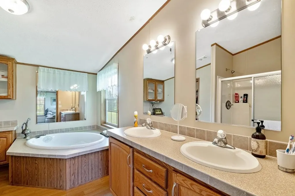 33 North Shore Road Isle La Motte VT 05463