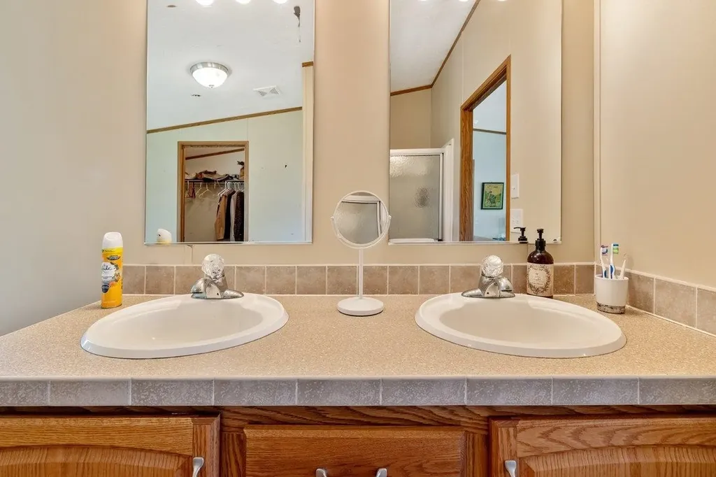 33 North Shore Road Isle La Motte VT 05463
