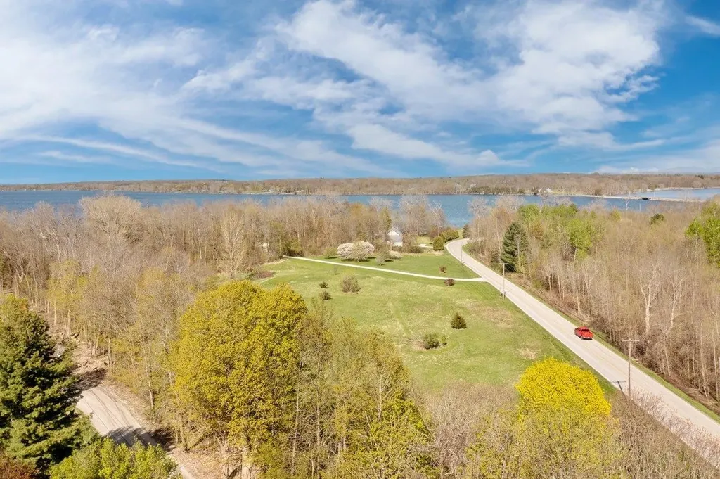 33 North Shore Road Isle La Motte VT 05463