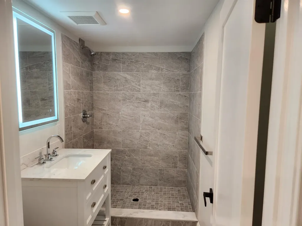 407 Berry Road Alexandria NH 03222