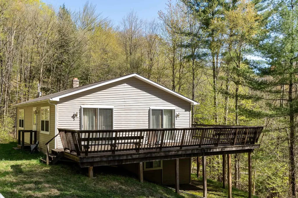 2074 Route 100 Pittsfield VT 05762