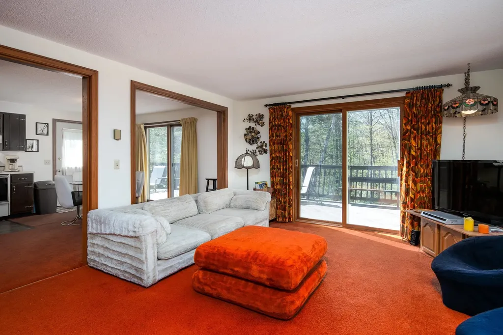 2074 Route 100 Pittsfield VT 05762