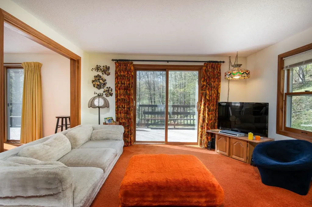 2074 Route 100 Pittsfield VT 05762
