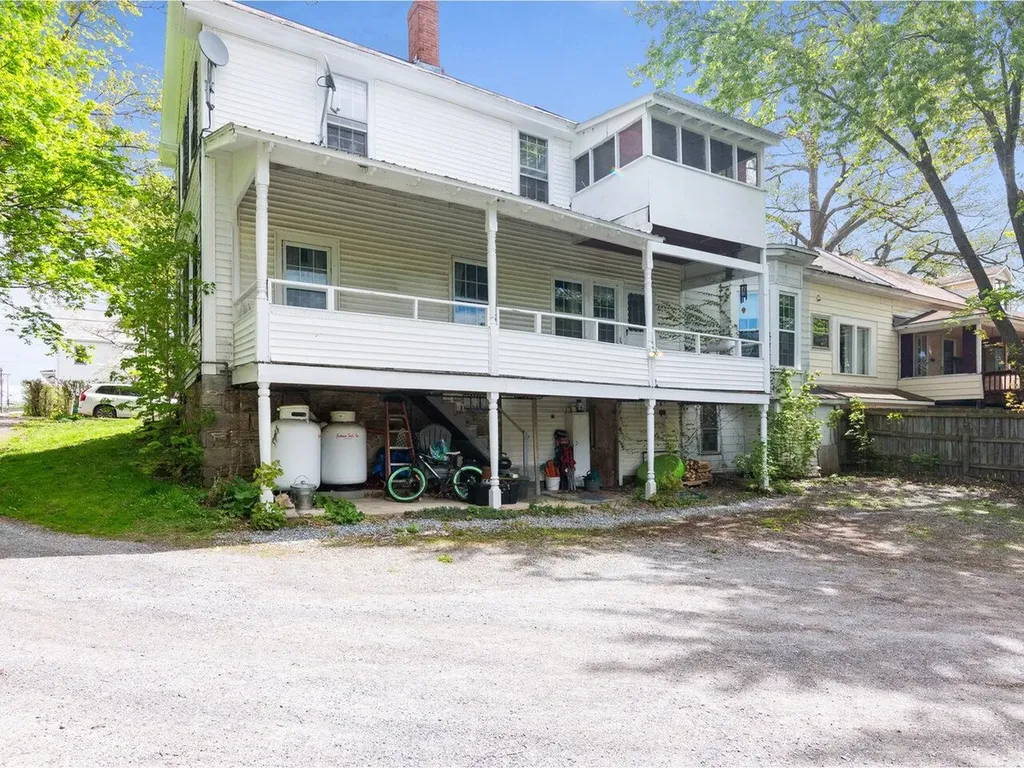 34 South Maple Street Vergennes VT 05491