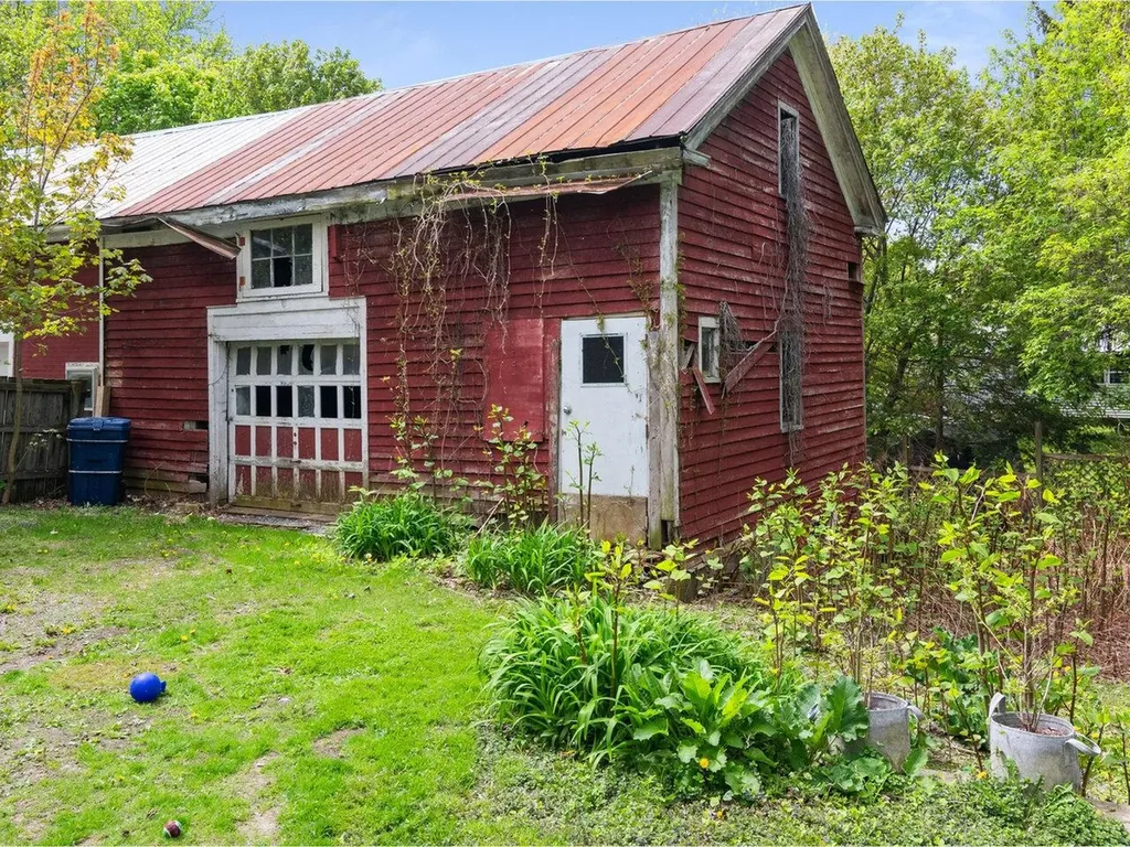34 South Maple Street Vergennes VT 05491