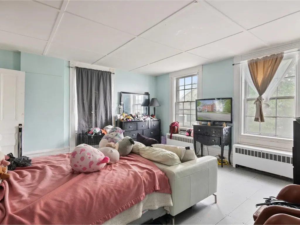 34 South Maple Street Vergennes VT 05491