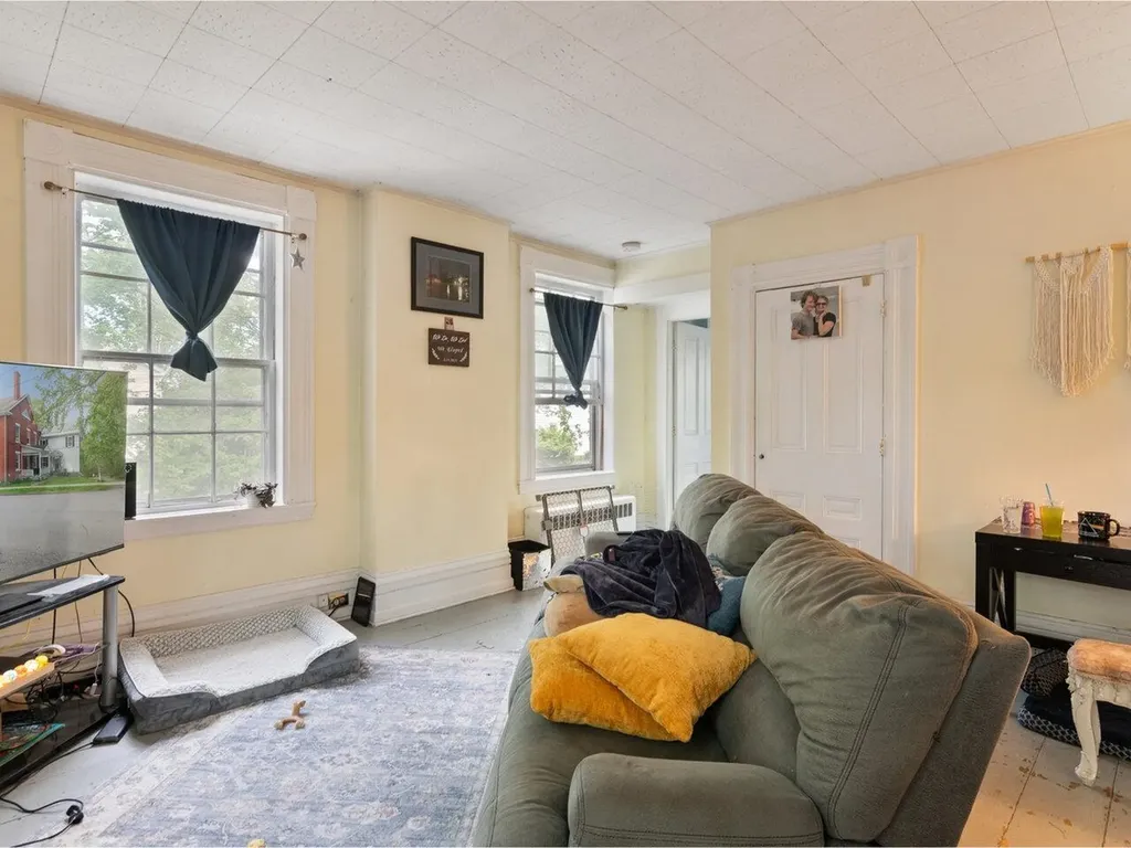 34 South Maple Street Vergennes VT 05491
