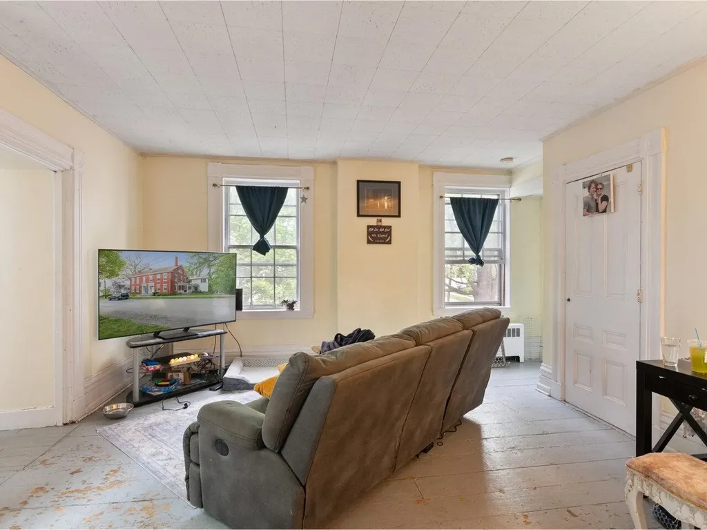 34 South Maple Street Vergennes VT 05491