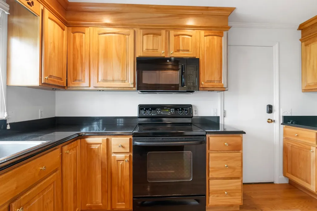 127 Hilltop Place New London NH 03257