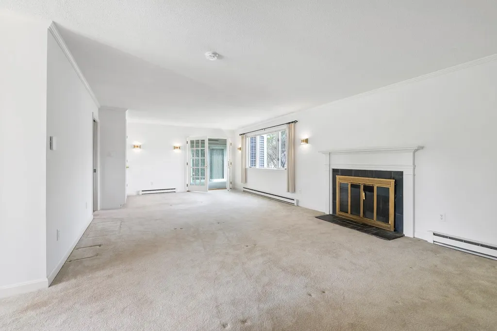 127 Hilltop Place New London NH 03257