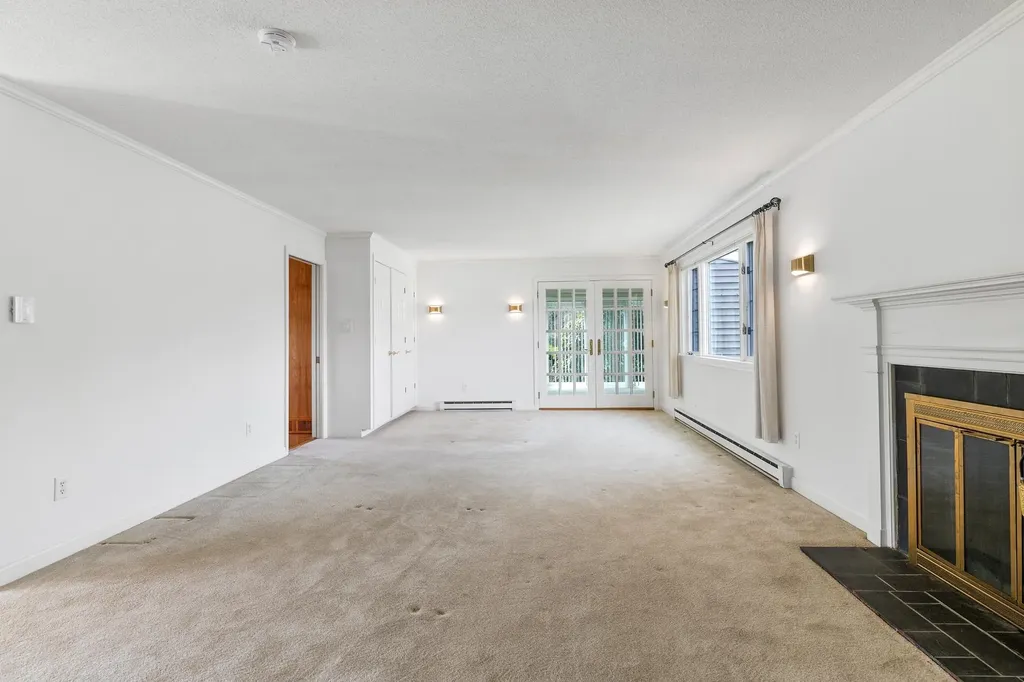 127 Hilltop Place New London NH 03257