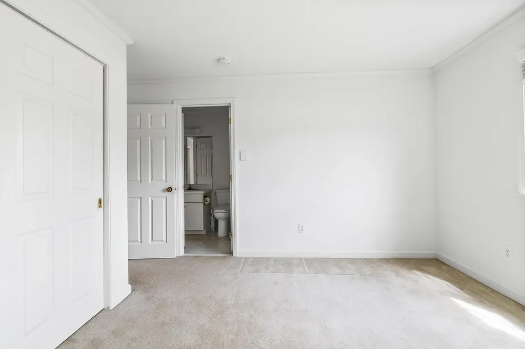 127 Hilltop Place New London NH 03257