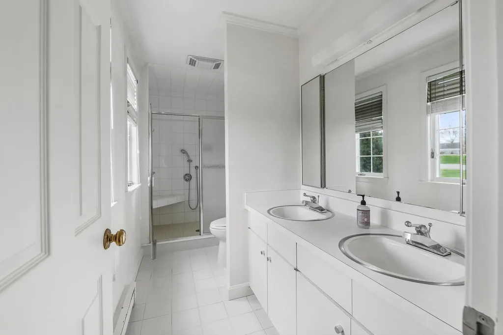127 Hilltop Place New London NH 03257