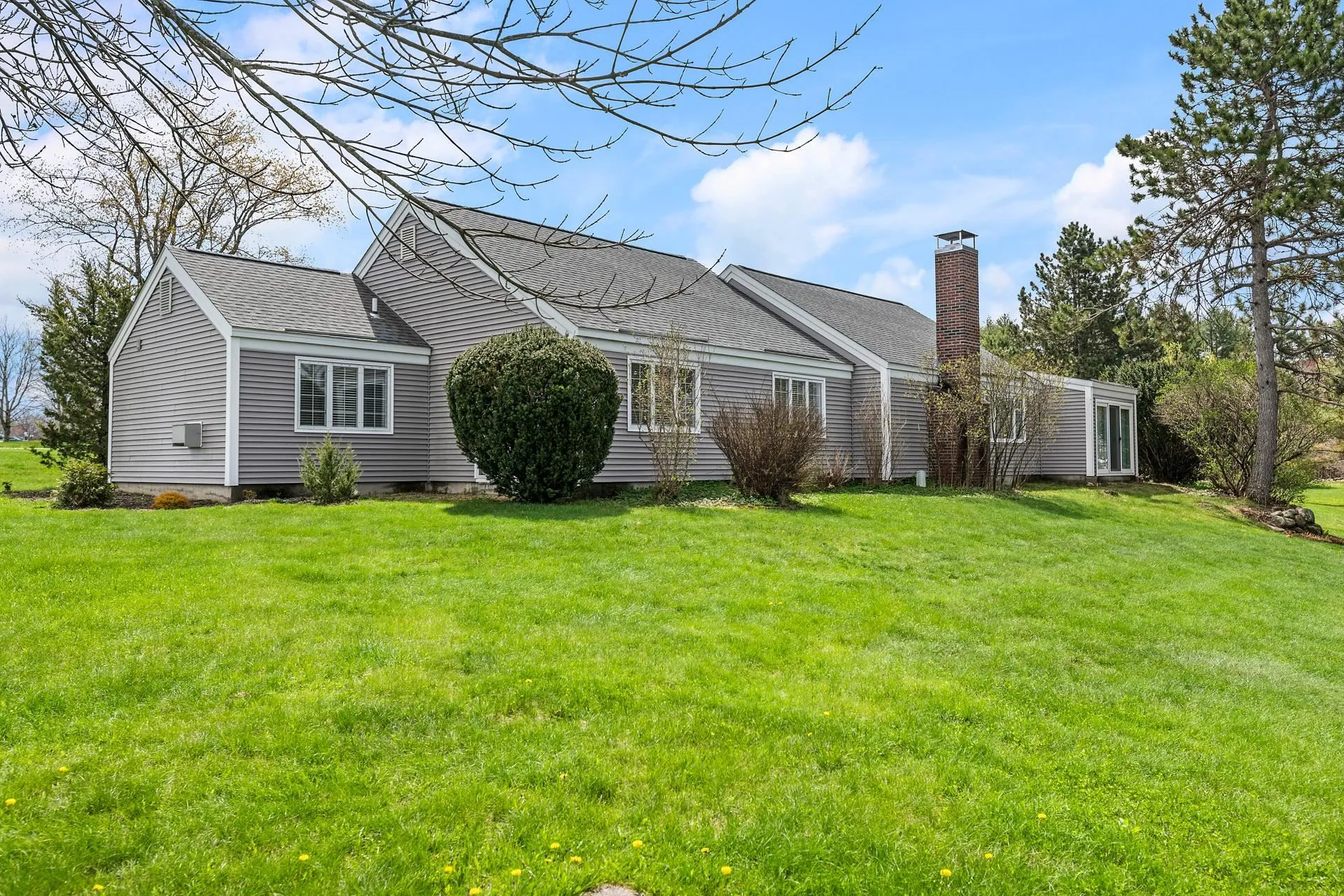 127 Hilltop Place New London NH 03257