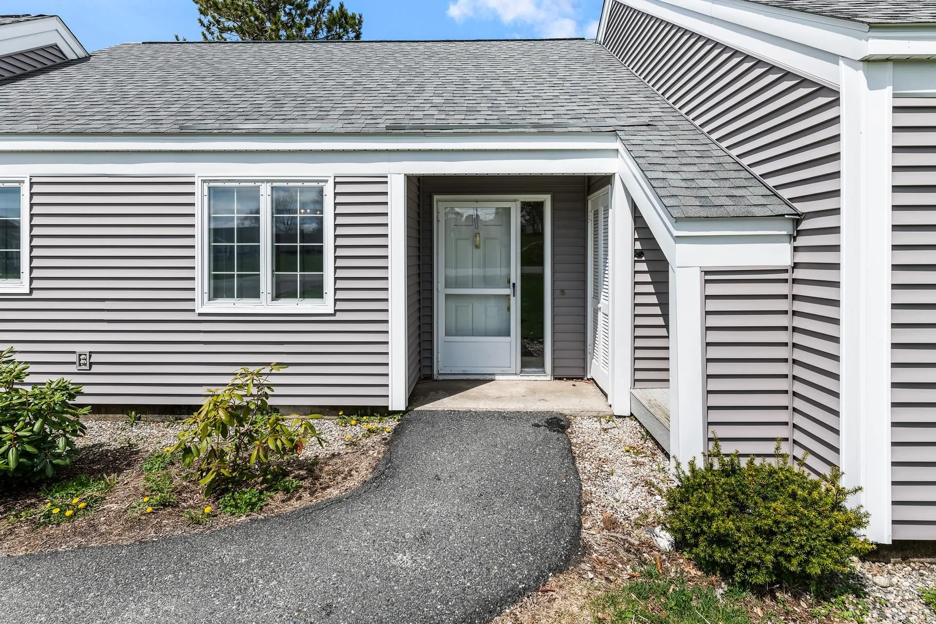 127 Hilltop Place New London NH 03257