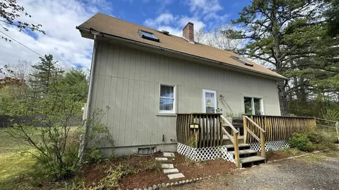 8 Carr Street Franklin NH 03235