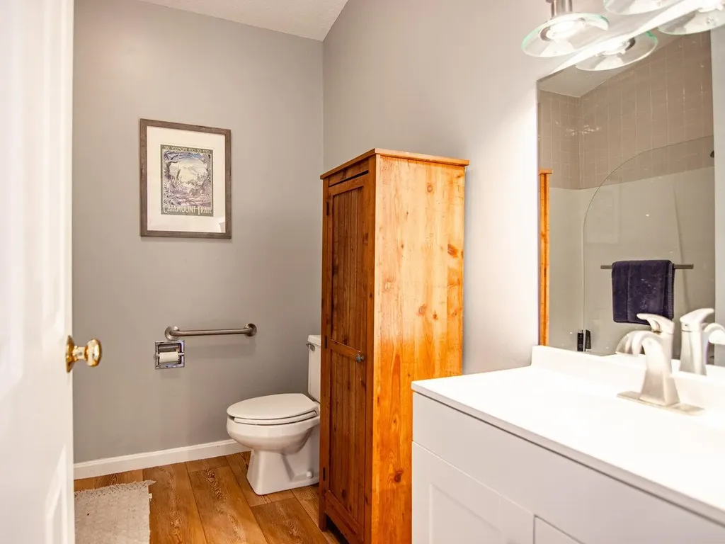 10 Kellogg Road Essex Junction VT 05452