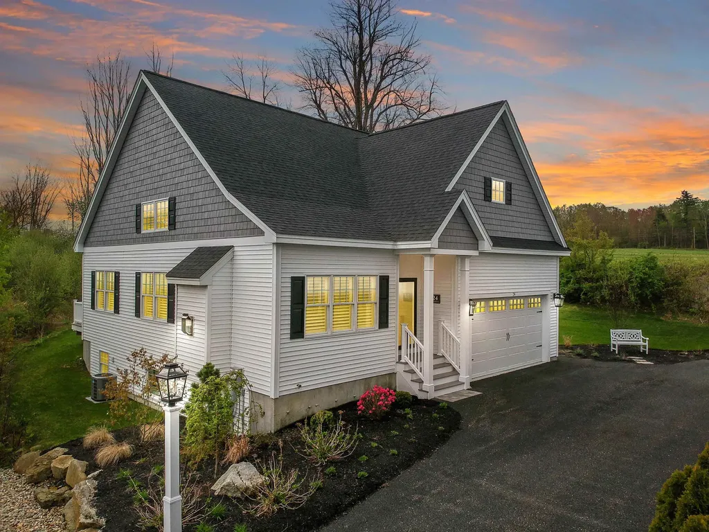 24 Chadwick Circle Windham NH 03087-2406