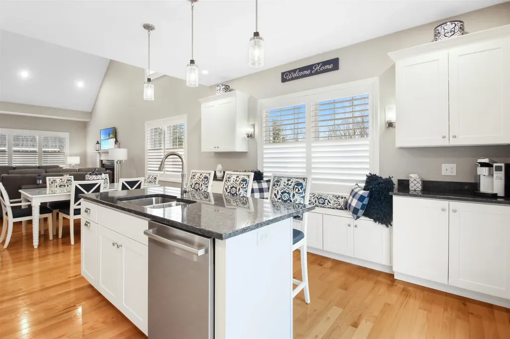 24 Chadwick Circle Windham NH 03087-2406