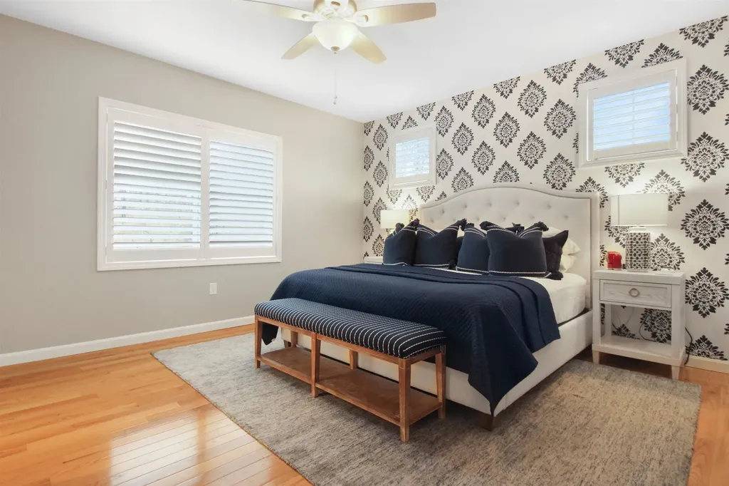 24 Chadwick Circle Windham NH 03087-2406