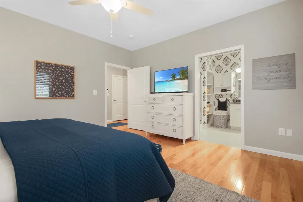 24 Chadwick Circle Windham NH 03087-2406