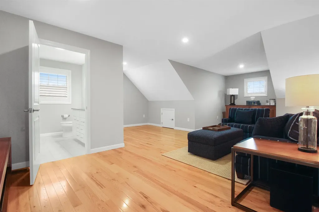 24 Chadwick Circle Windham NH 03087-2406