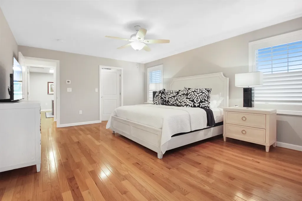 24 Chadwick Circle Windham NH 03087-2406