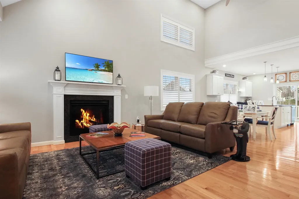 24 Chadwick Circle Windham NH 03087-2406