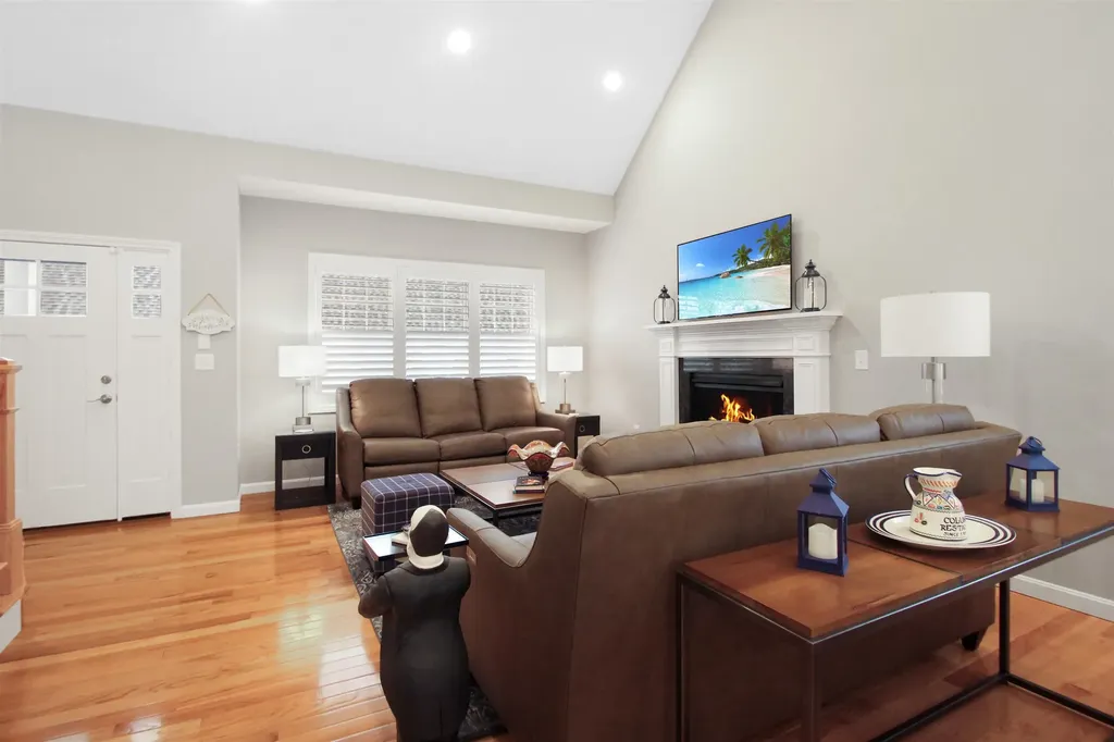 24 Chadwick Circle Windham NH 03087-2406