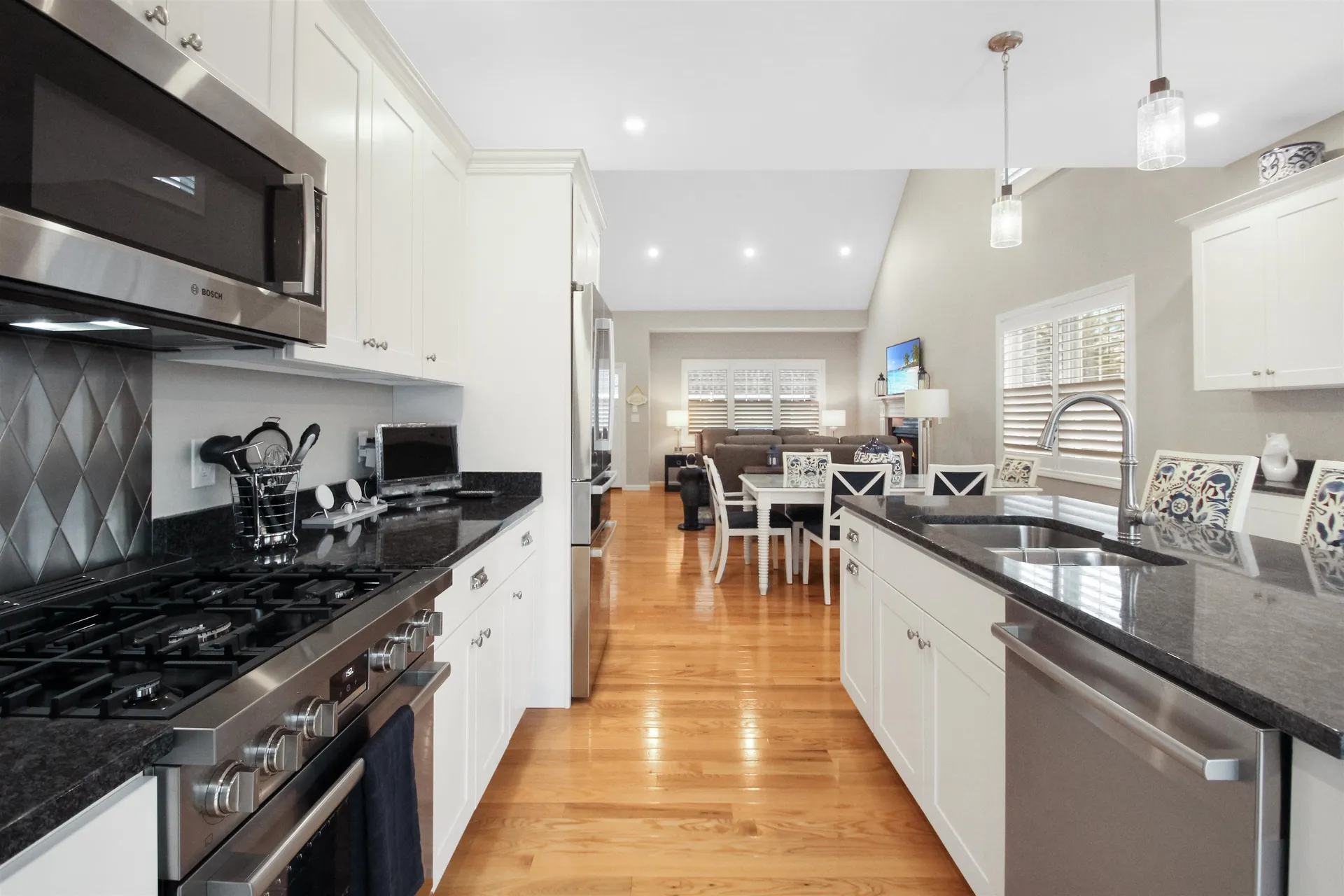 24 Chadwick Circle Windham NH 03087-2406