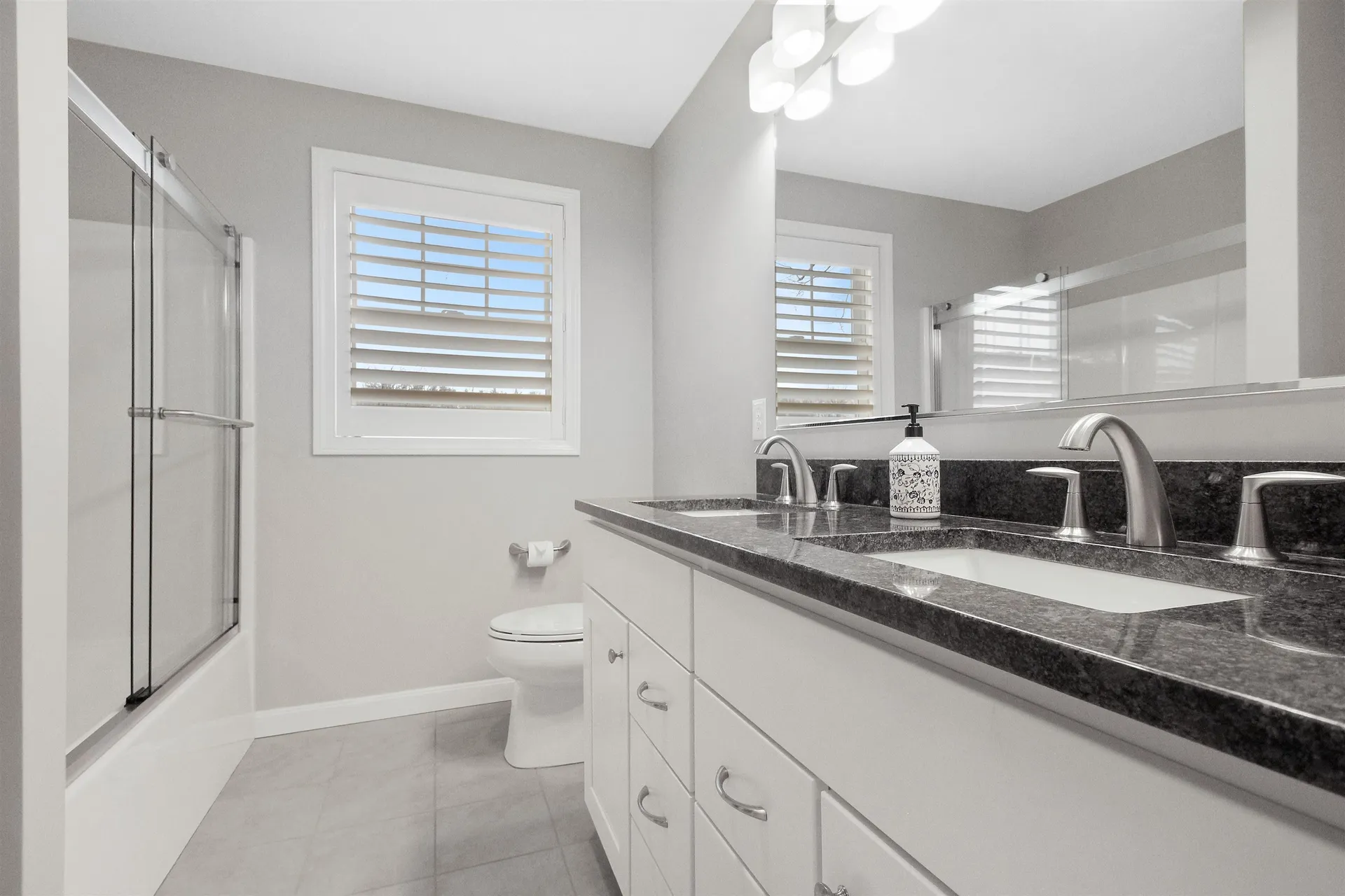 24 Chadwick Circle Windham NH 03087-2406