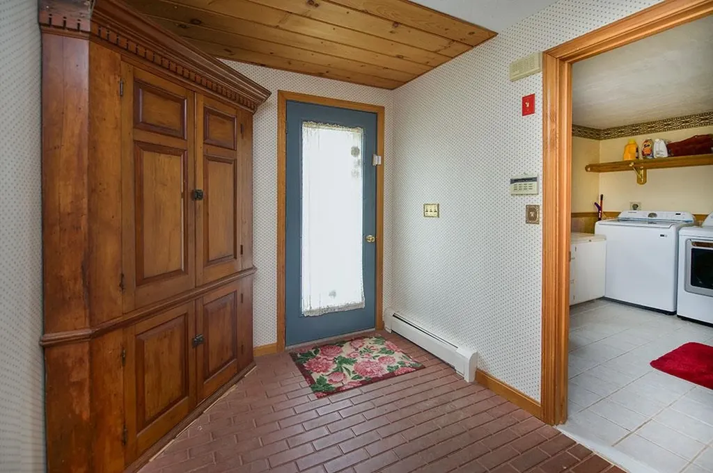 2 Jericho Drive Kingston NH 03848