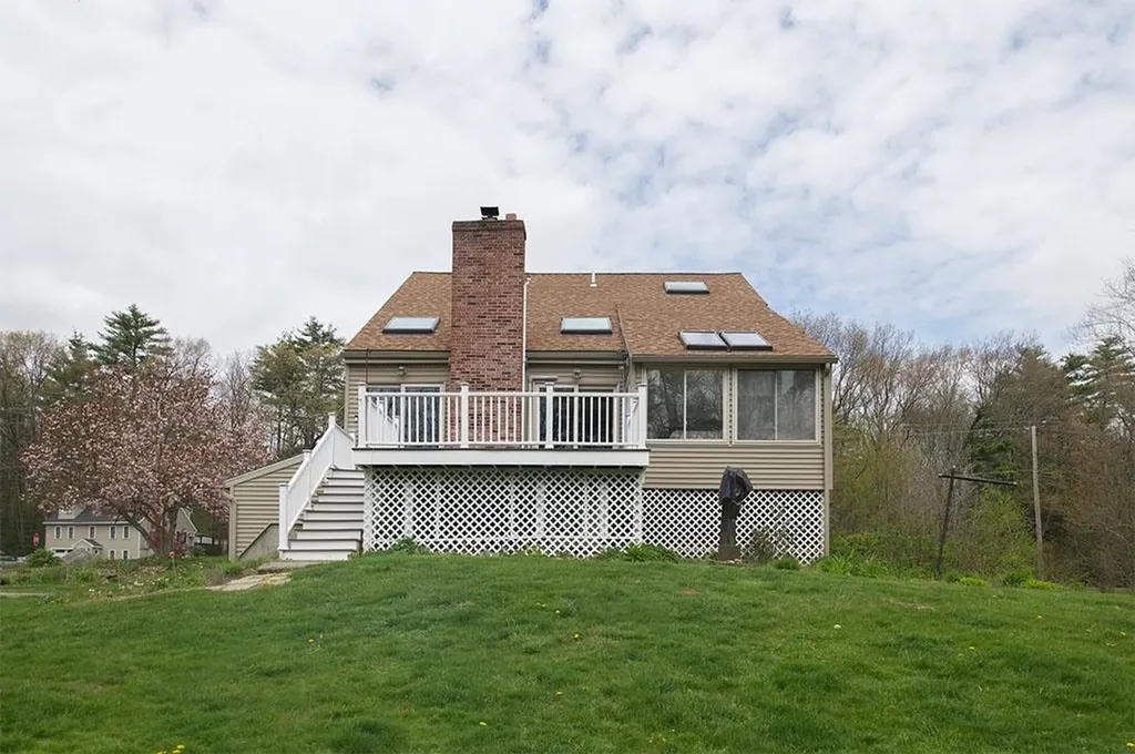 2 Jericho Drive Kingston NH 03848