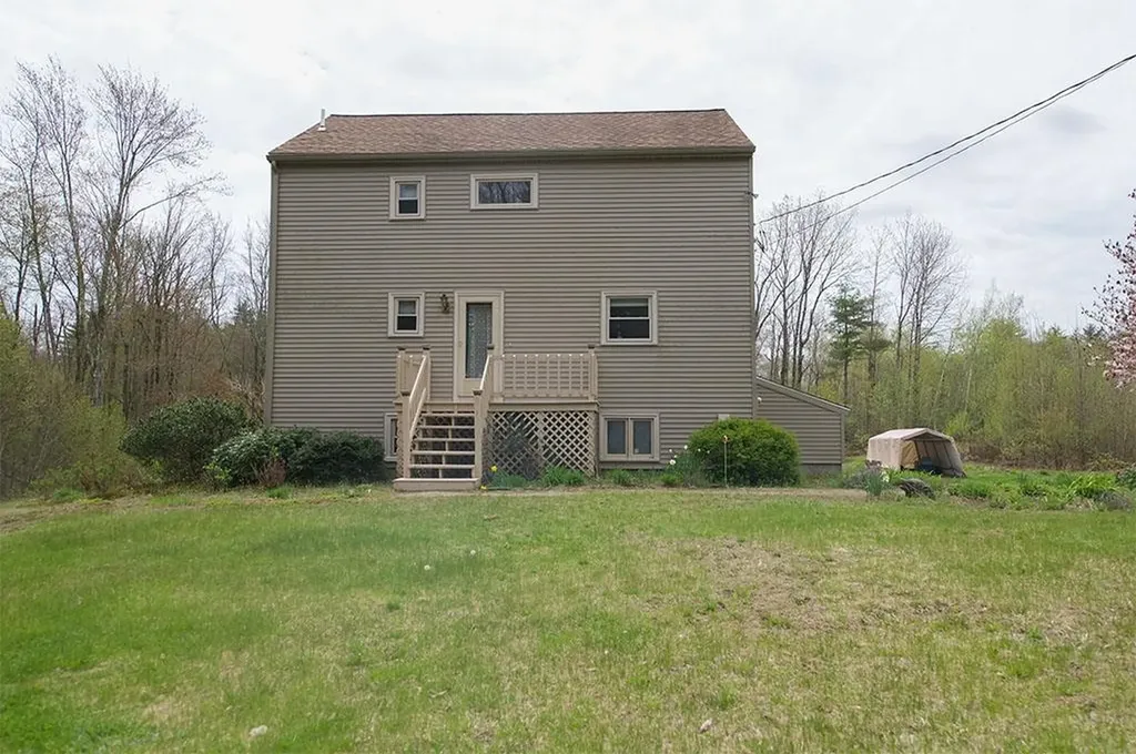2 Jericho Drive Kingston NH 03848