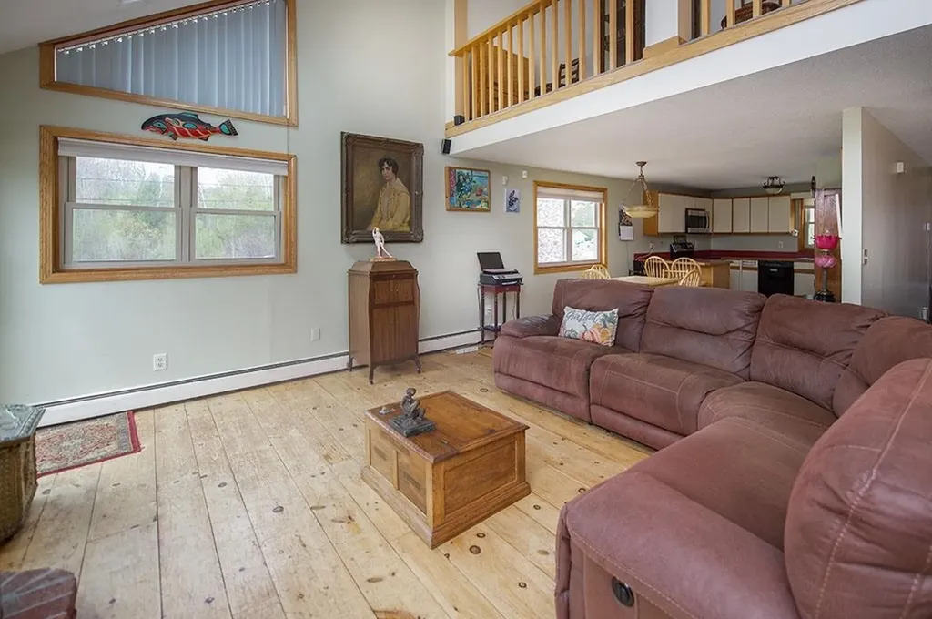 2 Jericho Drive Kingston NH 03848