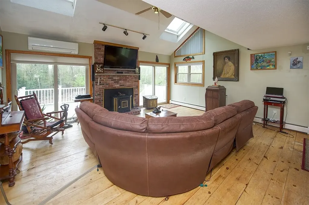 2 Jericho Drive Kingston NH 03848