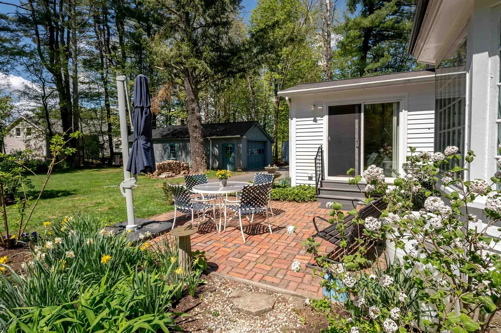98 Old Stage Road Madbury NH 03823